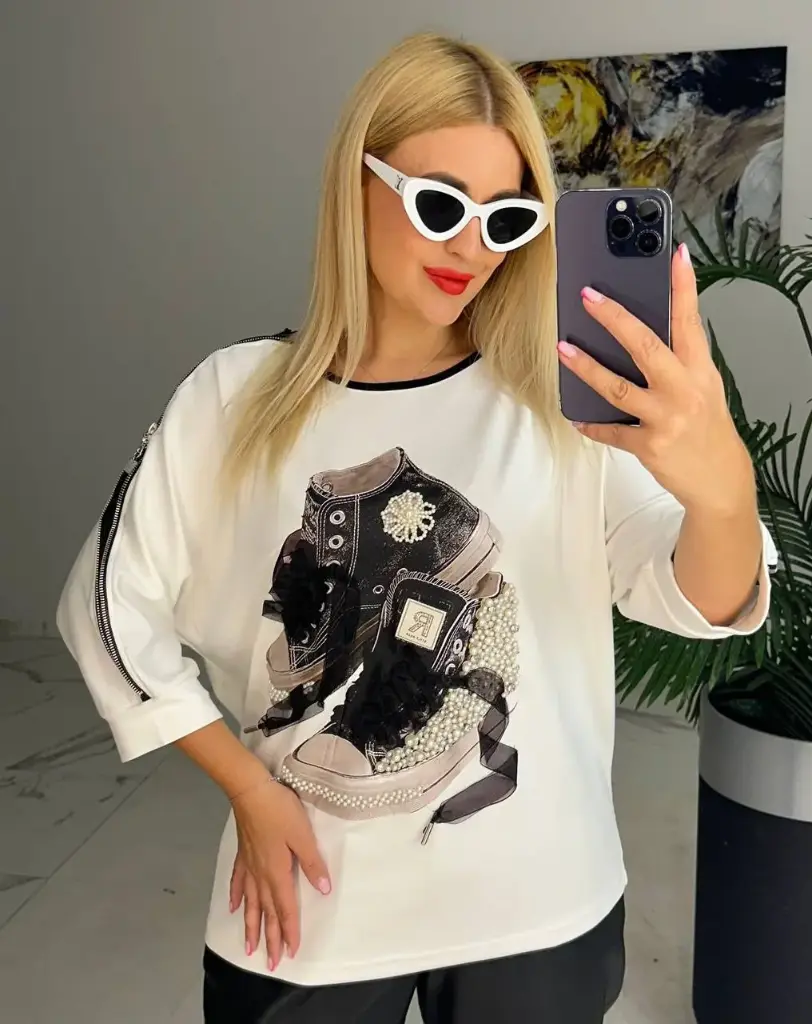 Palaidinė su dekoratyviniais kedukais