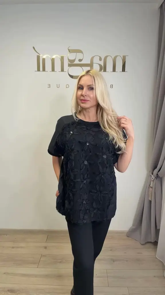 Palaidinė su gėlėmis