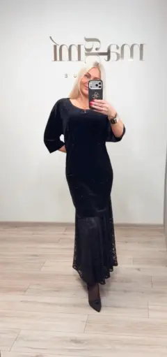 Puošni aksominė suknelė